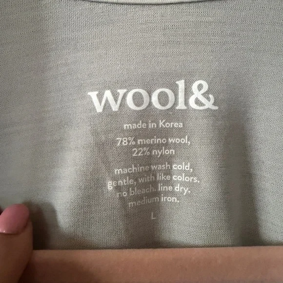 Wool& Women’s Long-Sleeve Polo Top in Light Gray - Picture 3 of 3